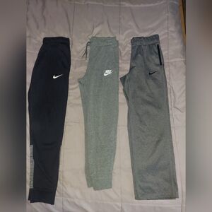Nike girls 3 sweatpant bundle